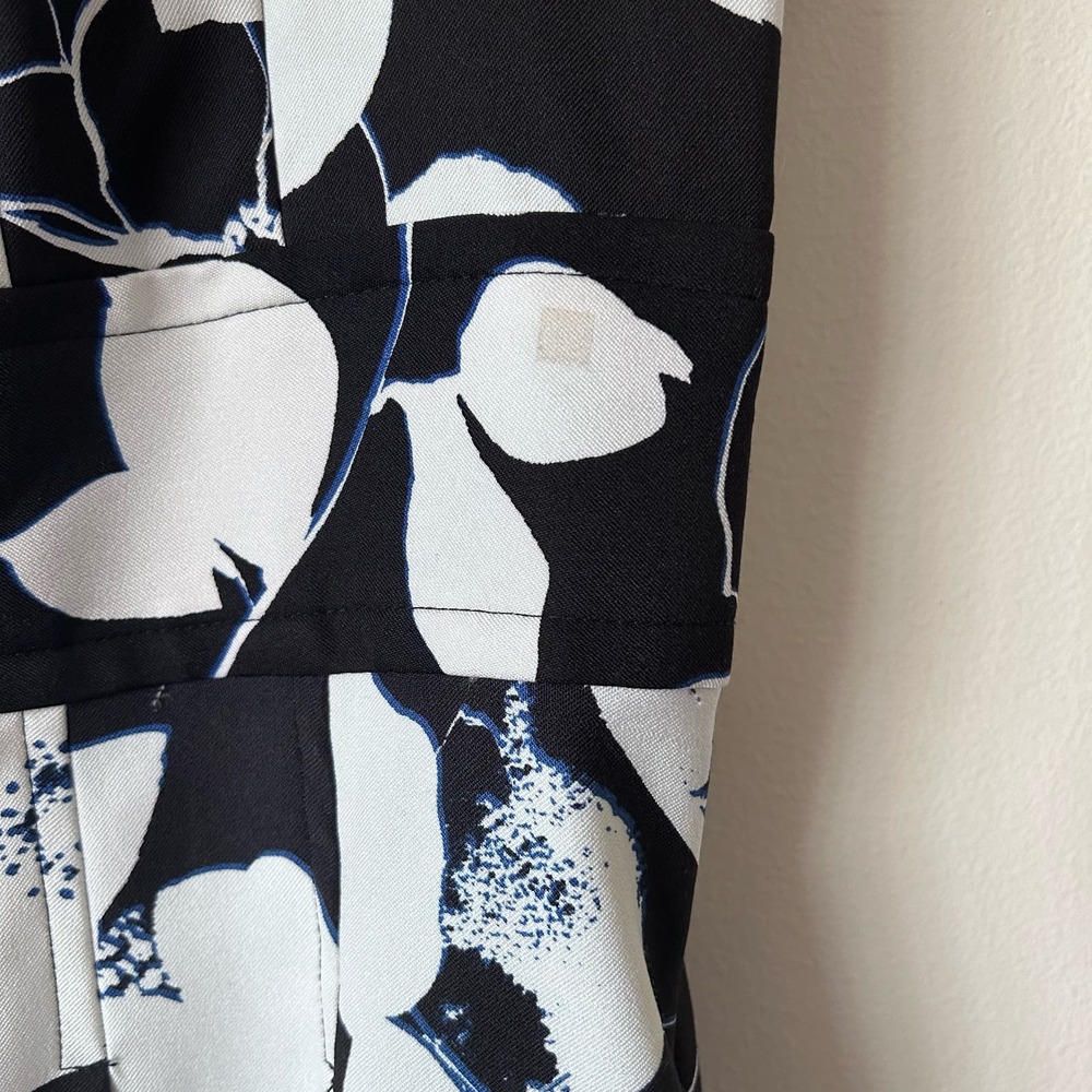 Roz & Ali Black White Floral Pleated Flared Knee Length Cocktail Dress Size 6 - Picture 3 of 7